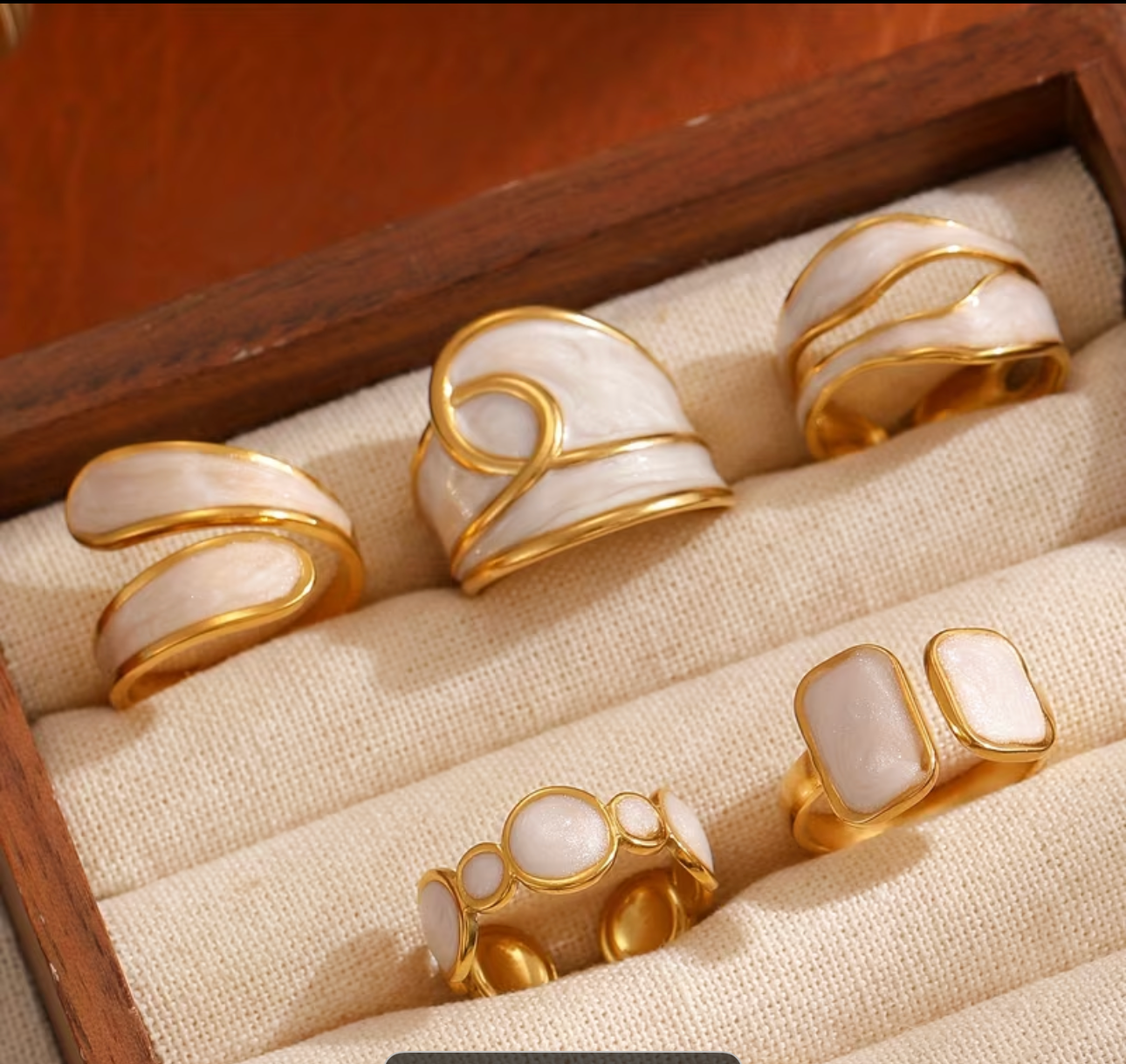 Anillo de acero con nacar
