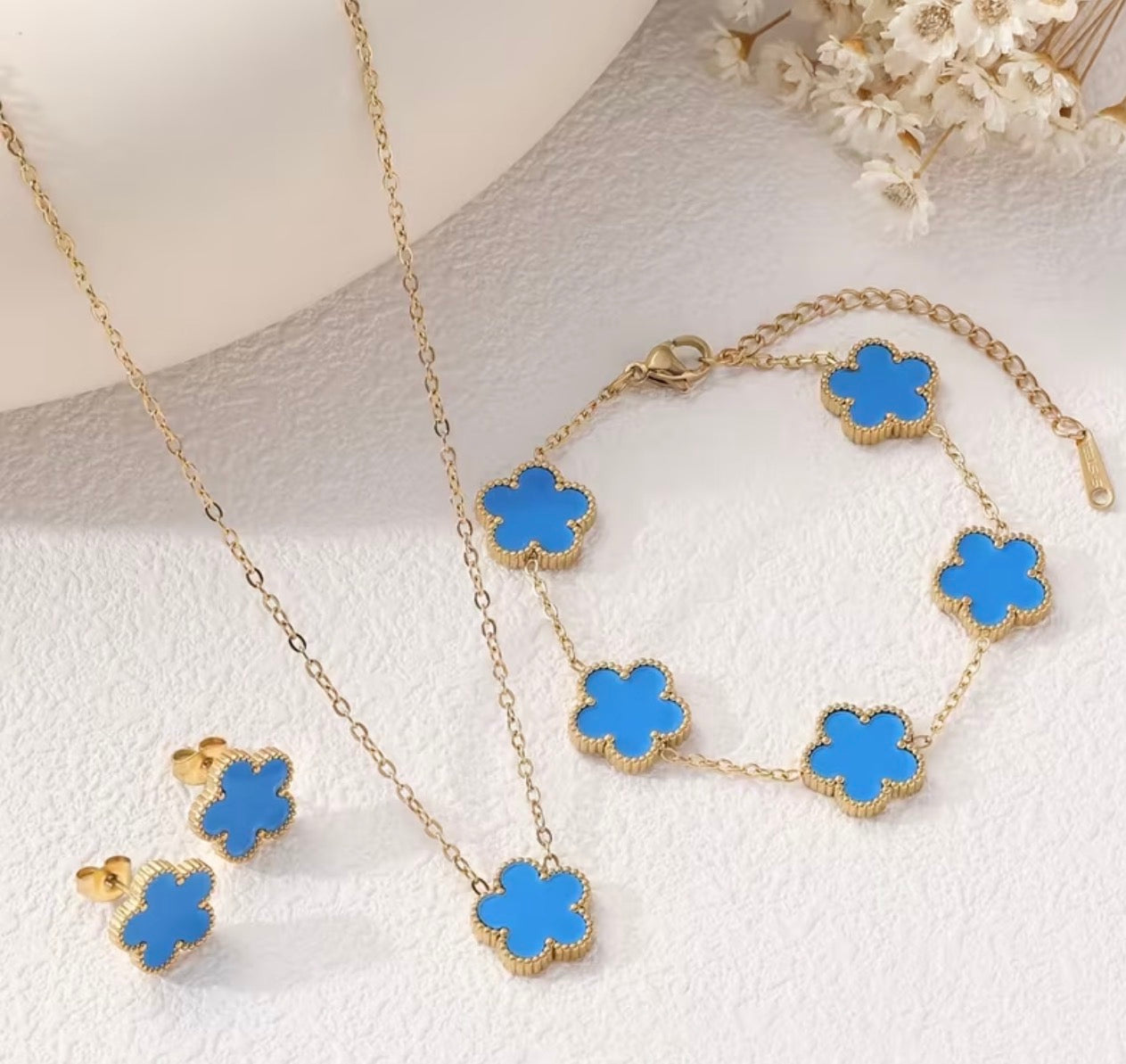Juego de cadena, pulsera y aretes Van Cleef