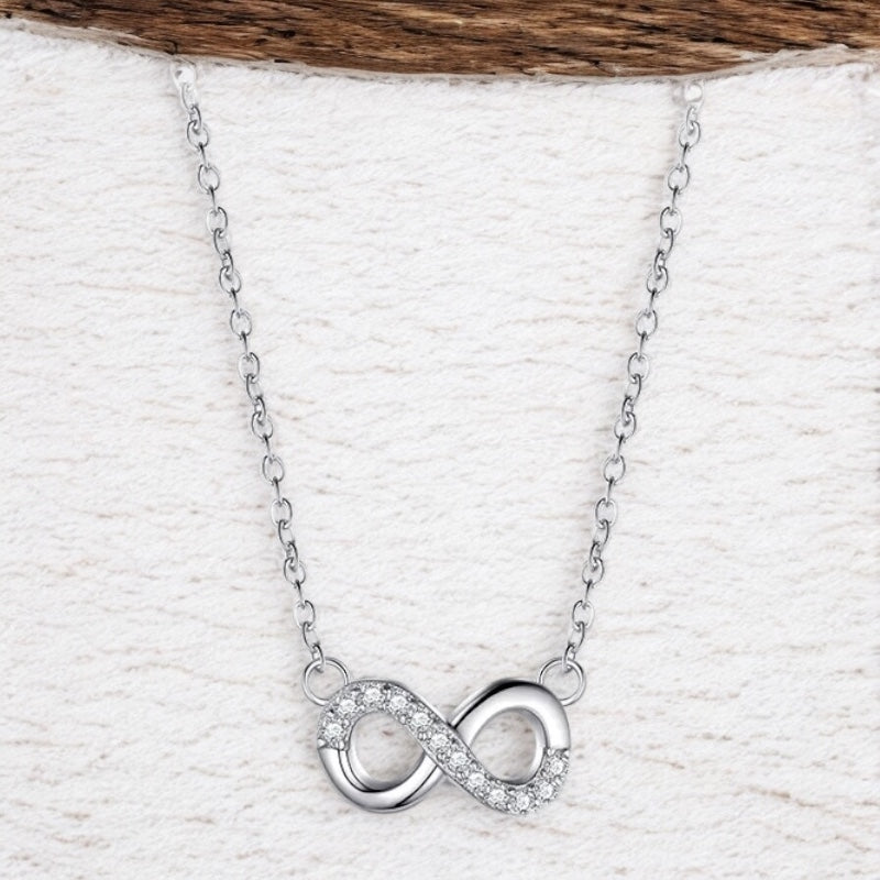 Cadena de plata dije infinito