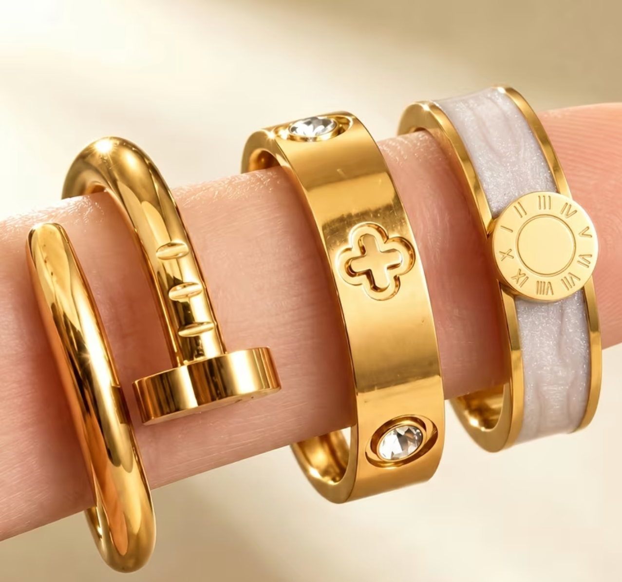 Anillo de acero estilo Van Cleef, Bvlgari, Cartier