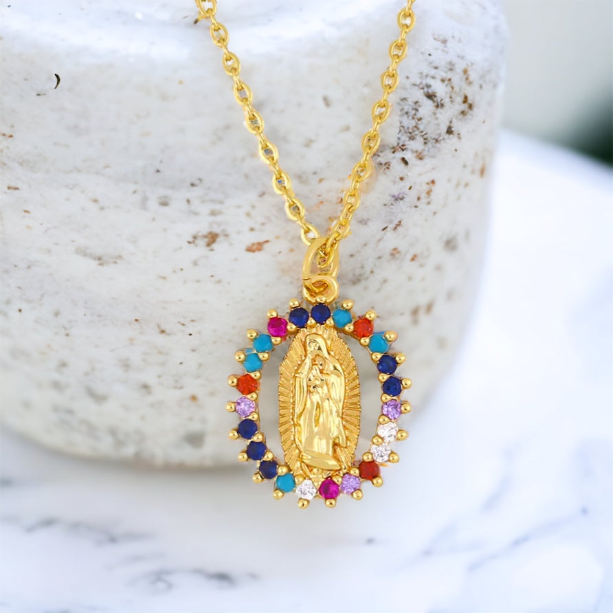 Cadena delicada de la Virgen de Guadalupe chapada en oro 18k