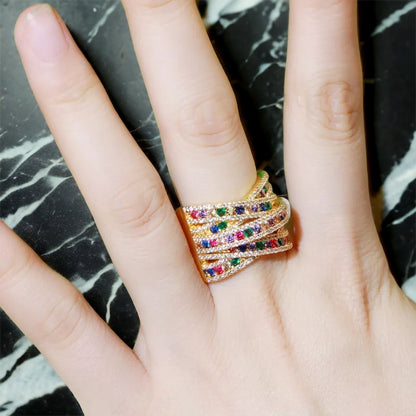 Anillo con circones de colores